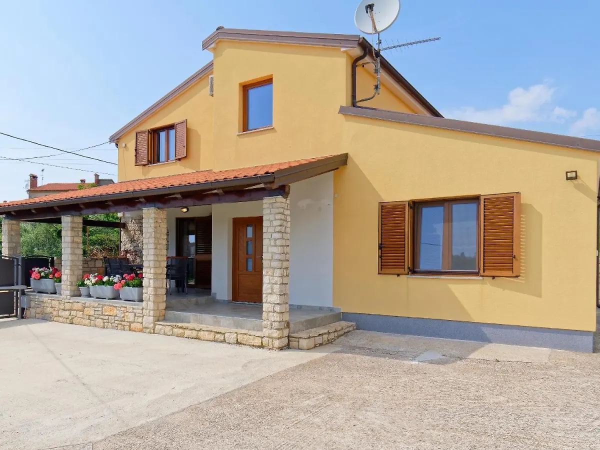 Apartment Larissa By Rent Istria Višnjan Croacia