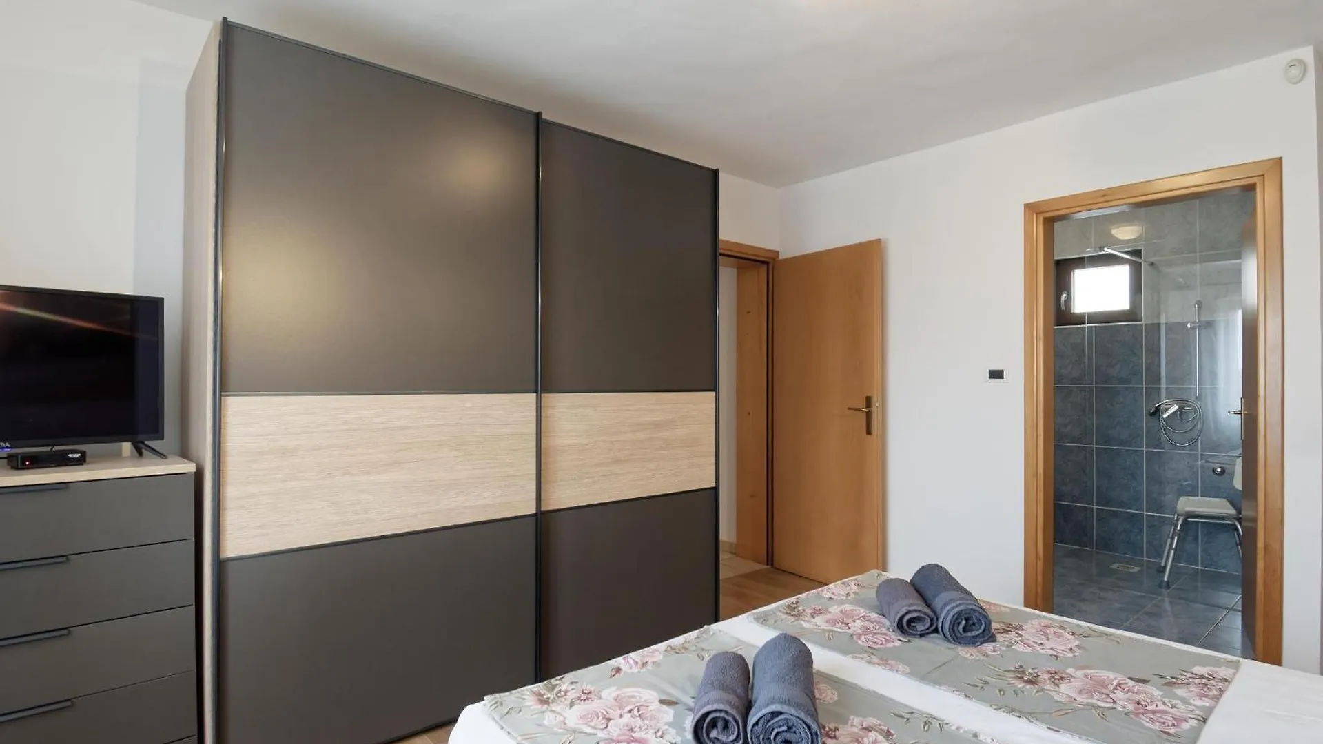 Apartment Larissa By Rent Istria Višnjan