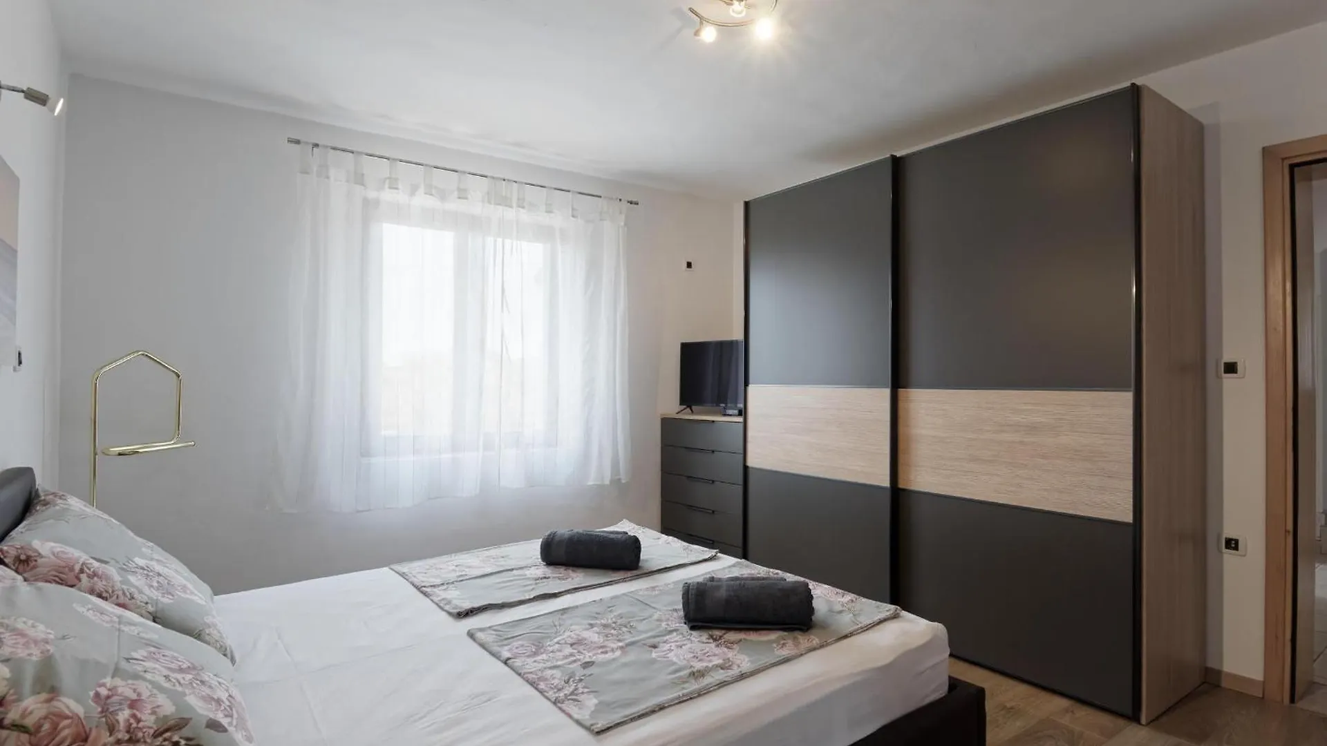 Apartment Larissa By Rent Istria Višnjan 0*,  Croacia